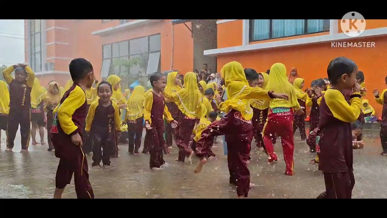 Happy With TKIT Az Zahro