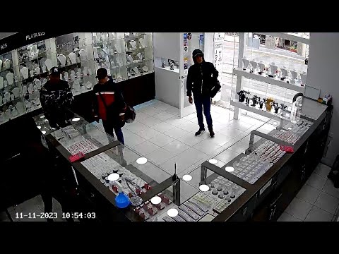 Asalto a joyería en Cuenca, videos captaron momentos de terror