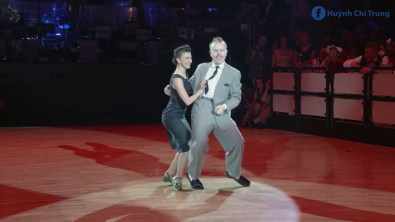 U70 nhảy Modern Talking.