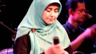 Video thumbnail of "Love Story by Novia Kolopaking n Kiai Kanjeng dlm Konser 8 @ GKJ"