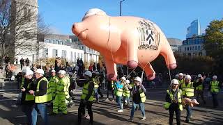 Lord Mayors Show London 12/11/22, steam engine and pink piggy!