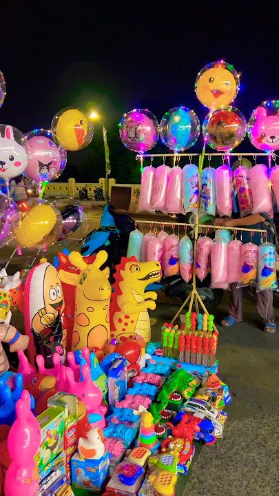 Balon bebek lucu di tiup angin