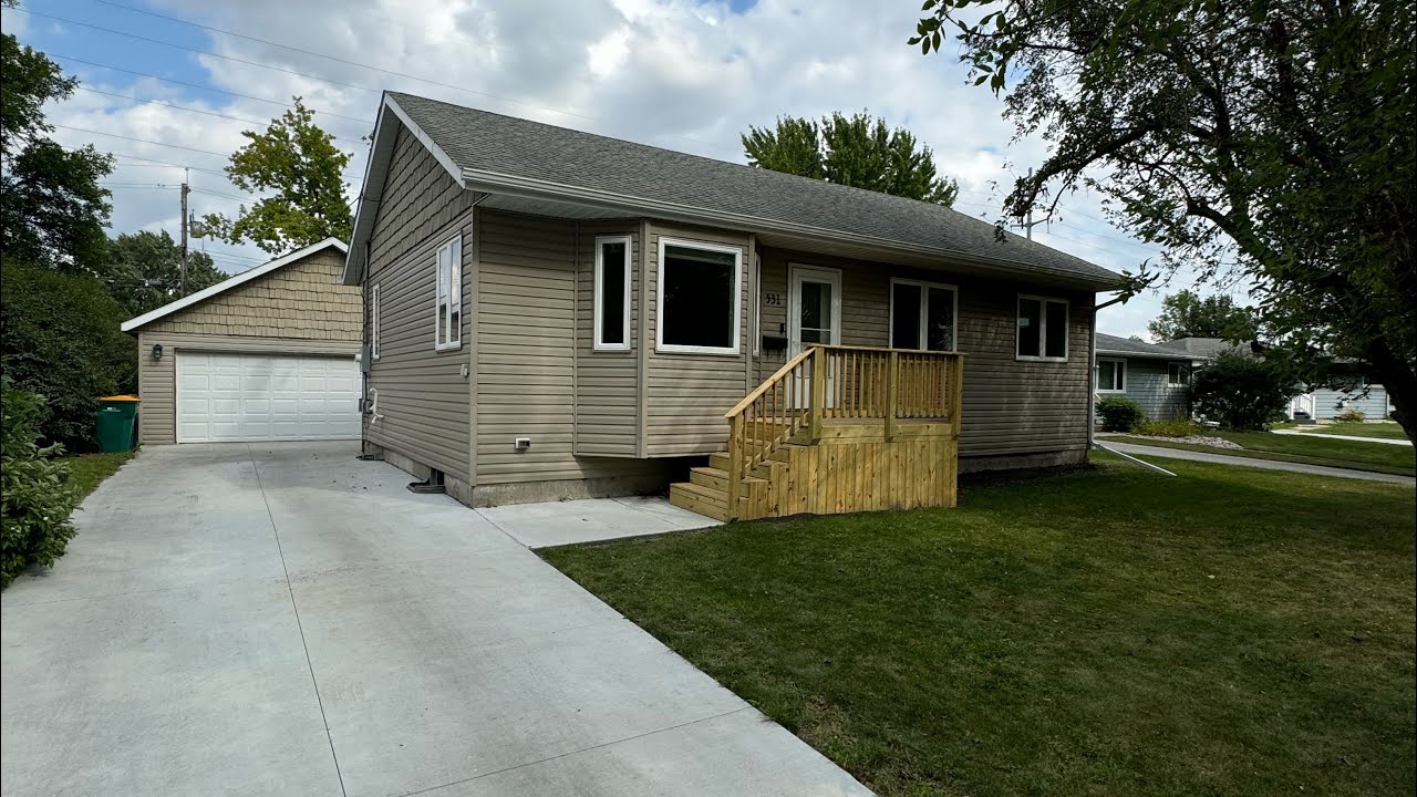 🏡 531 3rd St Ct E West Fargo, ND 58078 | Home Tour 🏡