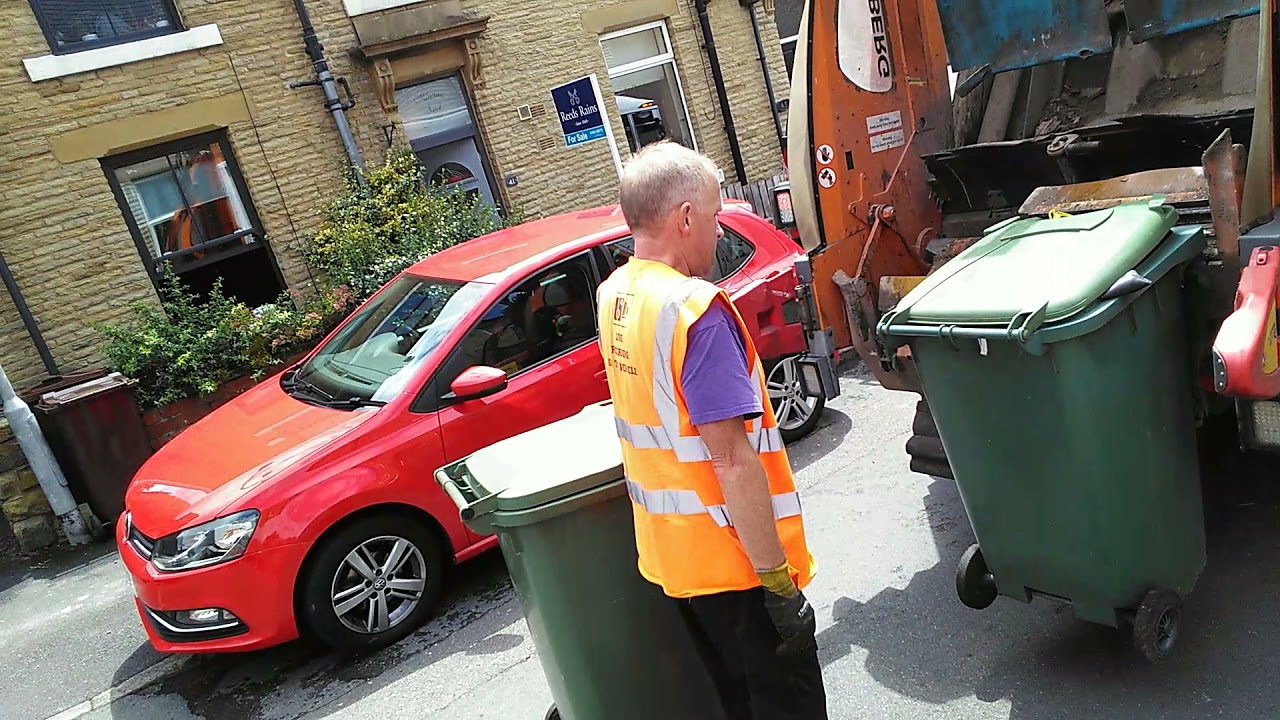 HOUSEHOLD WASTE COLLECTION IN OSSETT