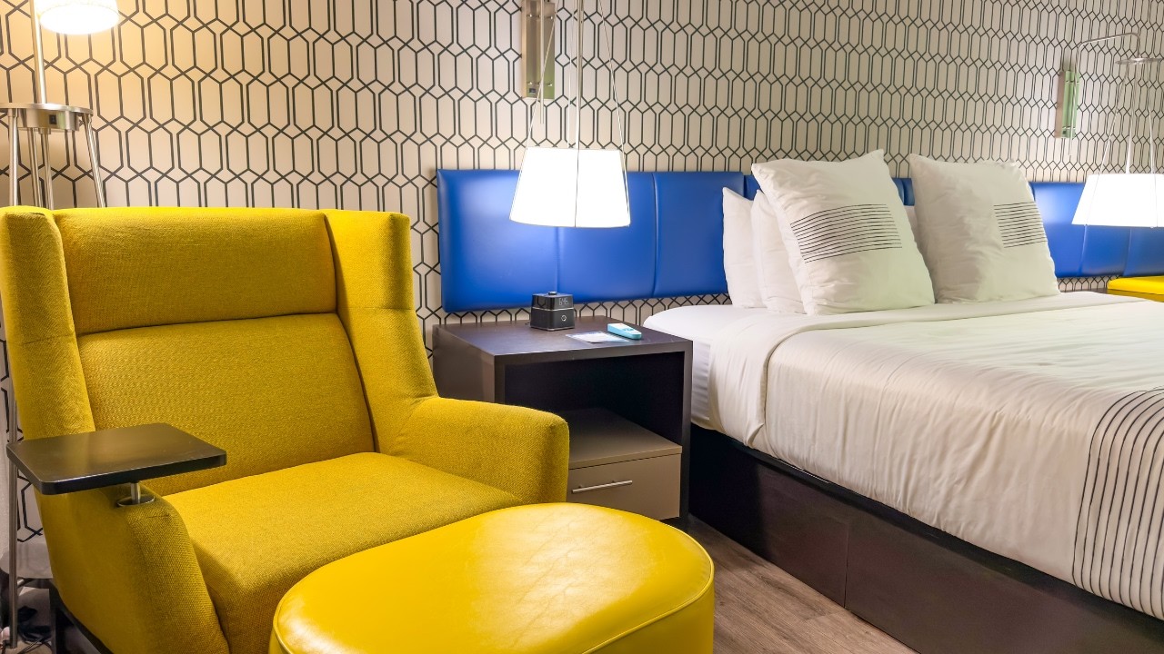 GLO HOTEL ASHEVILLE King Room Tour