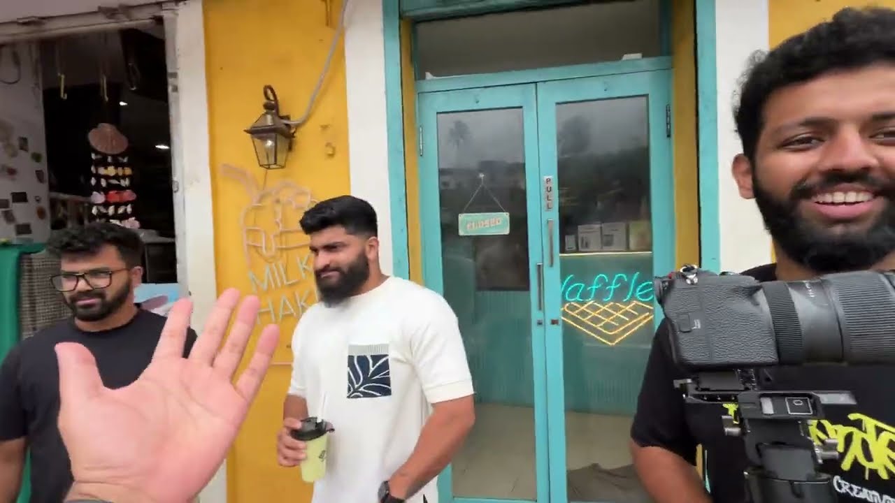 EPISODE 34 | The Best Spot for Waffle and Juices in Goa ??