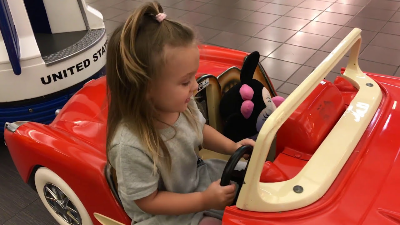 Cora Shopping with Disney Junior Minnie Mouse & Baby Doll Carrier | Token Rides