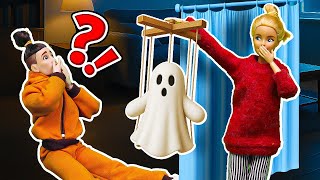 Barbie asusta a Ken disfrazándose de fantasma