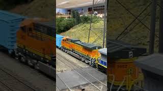 ScaleTrains Rivet Counter AC4400CWs (CSXT 113 and BNSF 5652) Pull Ethanol Loads at TMRCI #CJRshorts