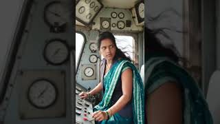 Indian Railways: Girl Locopilot in Vande Bharat 🇮🇳 #VandeBharatExpress#GirlPower#FemaleLocoPilot
