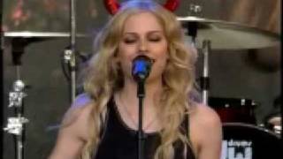 Avril Lavigne - He Wasnt Live at Leno 2005 ...The Best...