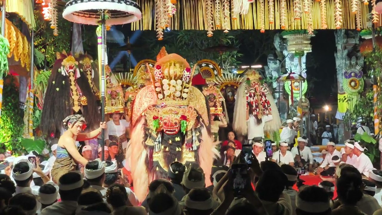 NAPAK PERTIWI IDA RATU GEDE KESARENGIN KUPUKUPU TARUM CALONARANG PURA DALEM DESA PEKRAMAN SINGAKERTA