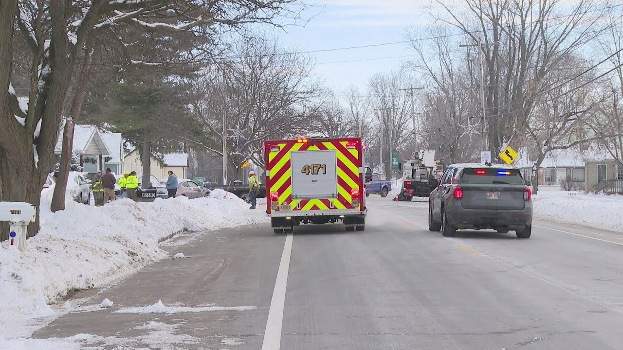 Downed power lines close section of Highway 54 in Outagamie County