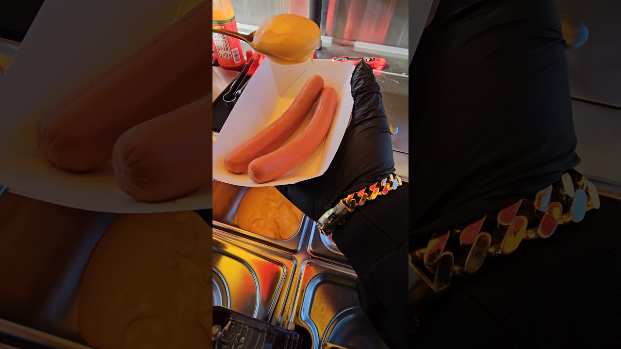 Это ВАШ хот-дог, мы готовим его по-ВАШЕМУ 