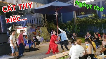 Diva Cát Thy Comeback cống hiến hết mình với màn xiếc tuyệt vời trong lô tô show Hương Nam