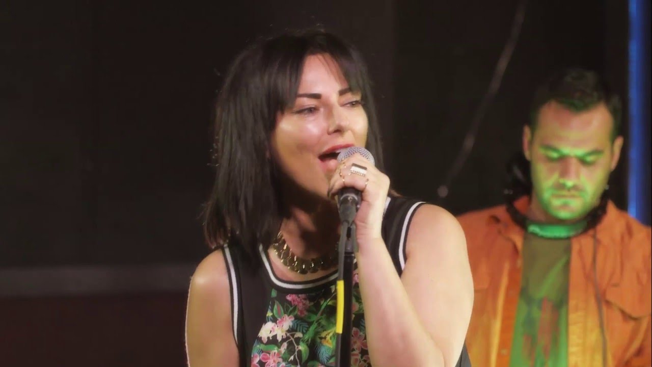 Luciana feat DJ Glovibes - One by One