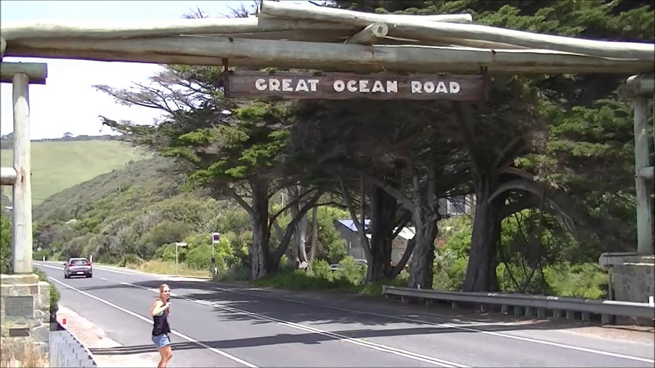 Krazy explores The Great Ocean road in Oz!