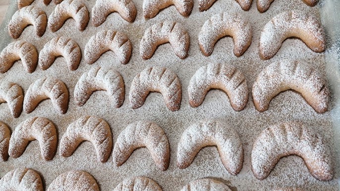 Croissants aux amandes - biscuits italiens - Recettes de cuisine Ôdélices