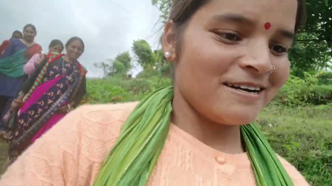 लाल बोतल शराब बा 🥹😅।।पहली बार गयी, 🥰,गडिगाॅव ,ओर, पिपलकोट, 😍,,,और वह इस प्रकार हम आप लोग तक पहुंच गए