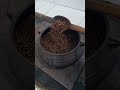 torrando um café