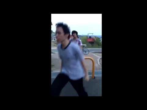拳で抵抗する21歳meme