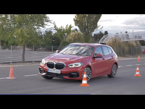 BMW Serie 1 2020 - Maniobra de esquiva (moose test) y eslalon | km77.com