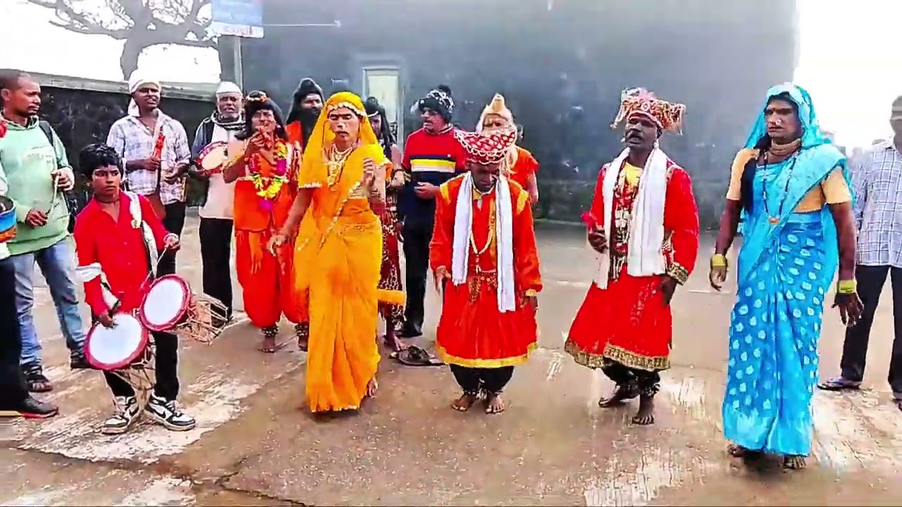 गोंदला आली रे आली 💥 देवीच्या नावानं गड थरारला 🙏#godalParty#Mahuband#kudashi#godalmighty#viralvideo 