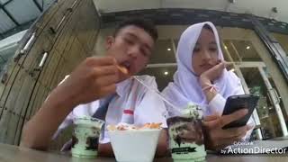 Bagi orang yang pacar nya sibuk main hp