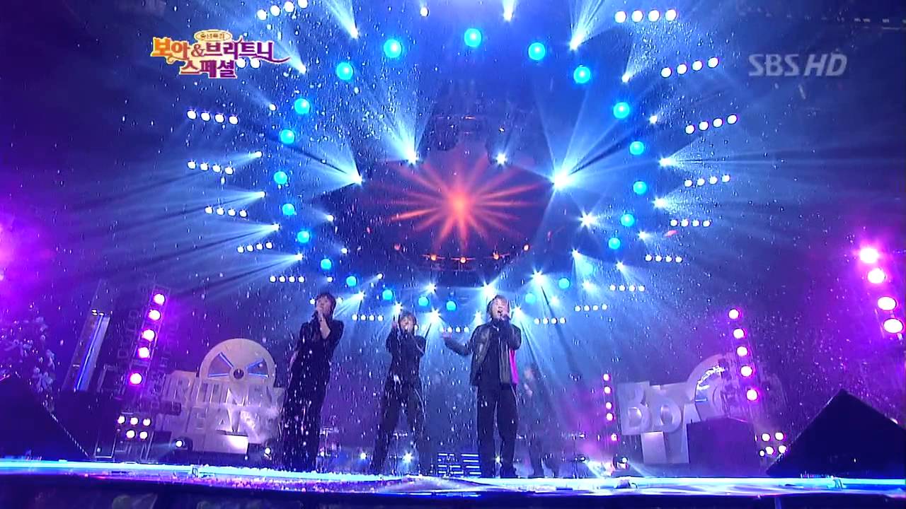 20031226 TVXQ Debut Stage Hug - YouTube