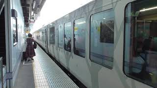 JR弘前駅　リゾートしらかみ4号 秋田行き到着【奥羽本線・HB-E300系 橅編成・8634D】　2021.06.08