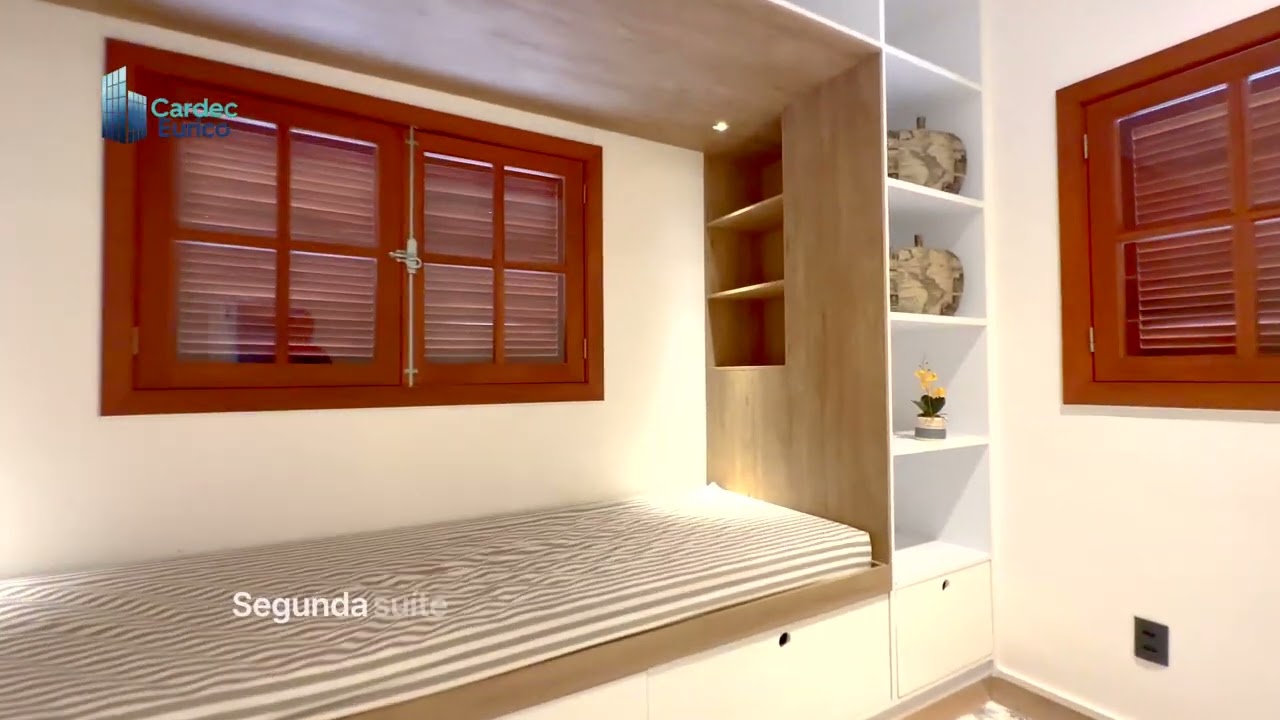 Casa Com Arquitetura Única no Park Way