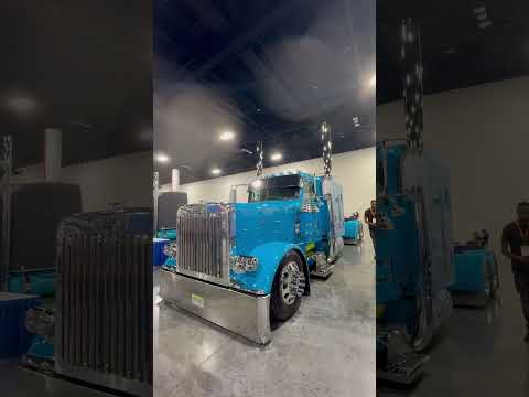 Massive Semi-Tractor Trailer Truck Is Awesome