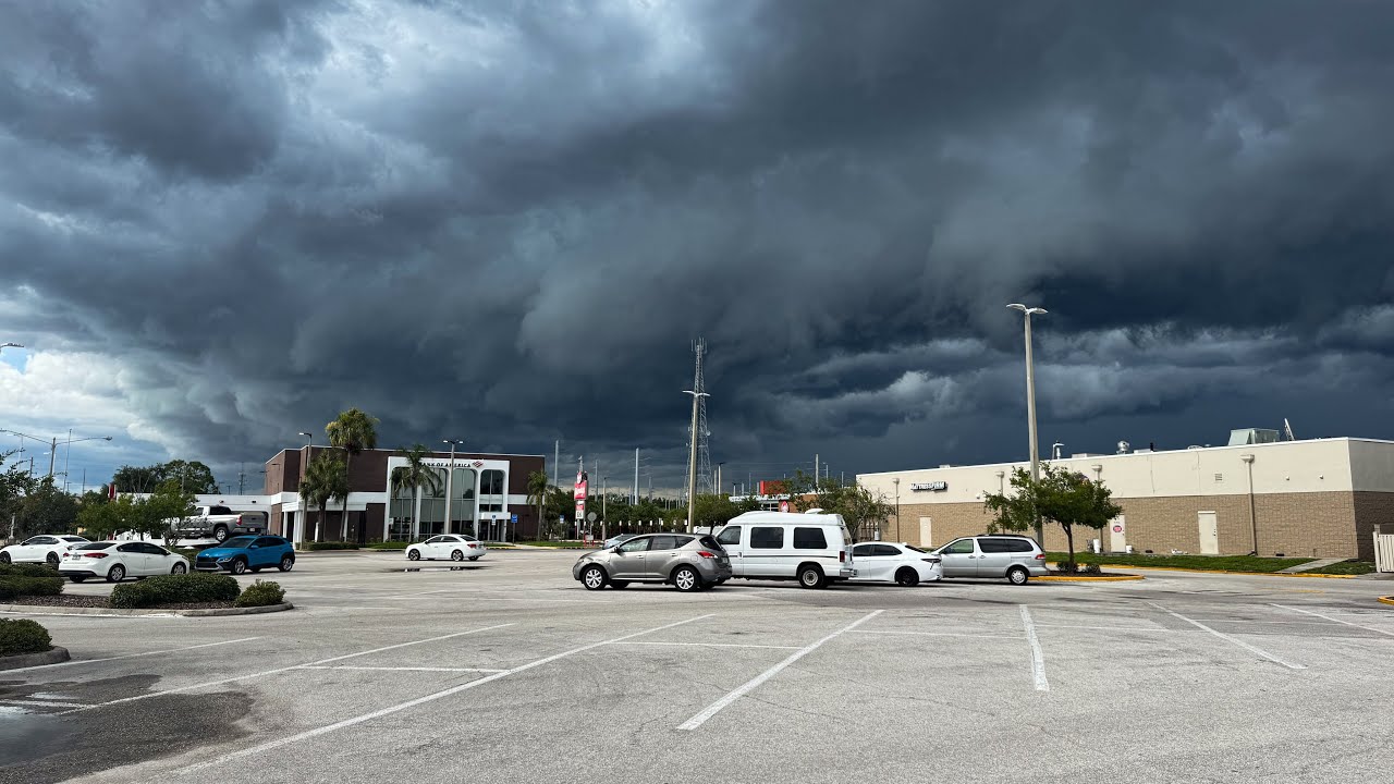 Strong afternoon seabreeze thunderstorms strike a shopping plaza - Tarpon Springs, FL 6/22/25