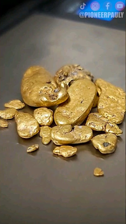 Diver Finds $1500 Of Gold Nuggets In Bedrock Crack!