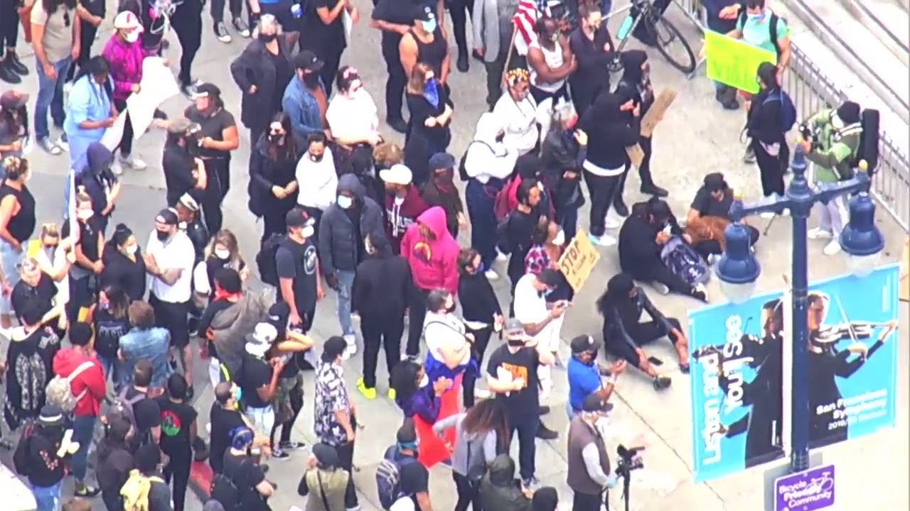 A large group of protesters are outside San Francisco City Hall - YouTube