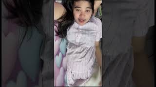 Bumil Cantik Rebahan Mau Lahiran