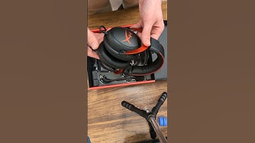 unboxing the Hyperx cloud 2