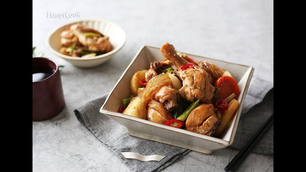 안동찜닭(Andong-style Braised Spicy Chicken/安東式鶏肉と野菜の蒸し物)