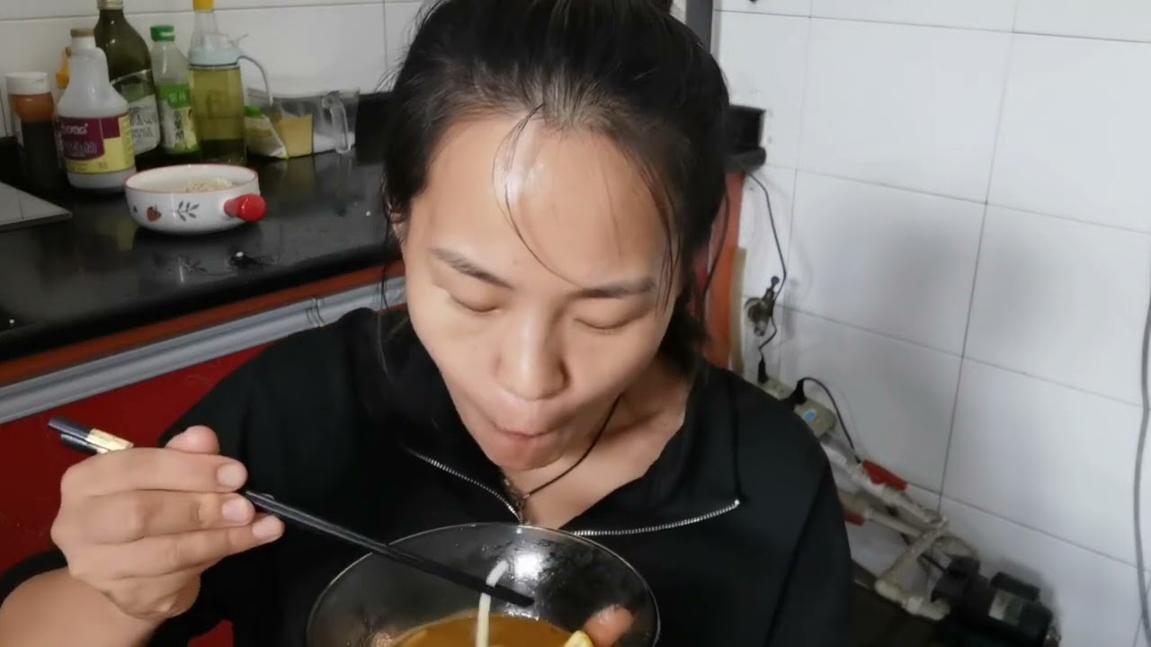 瘦30斤后变丑了，恢复正常饮食增肥，没胖反而又瘦了，补点高热量