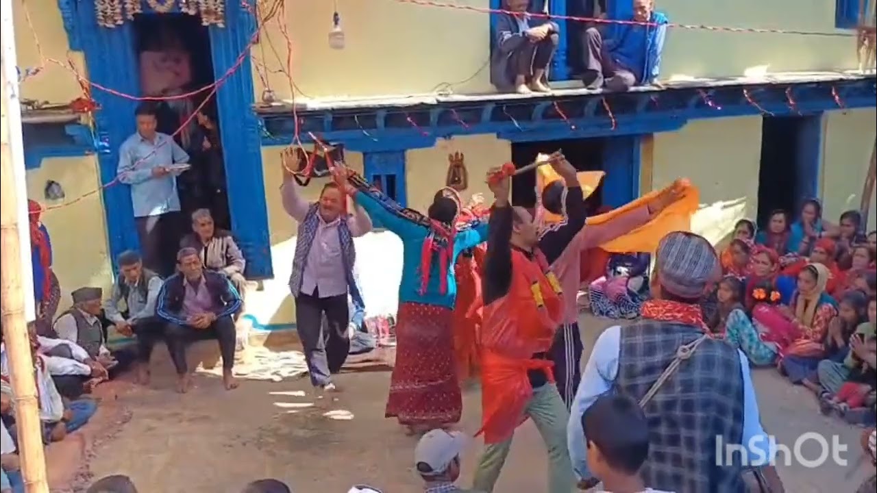 हमारे  गांव  गोरिल पूजा  में सभी देवी  देवताओं की झलक और  विकराल रूप 🙏🌺🙏