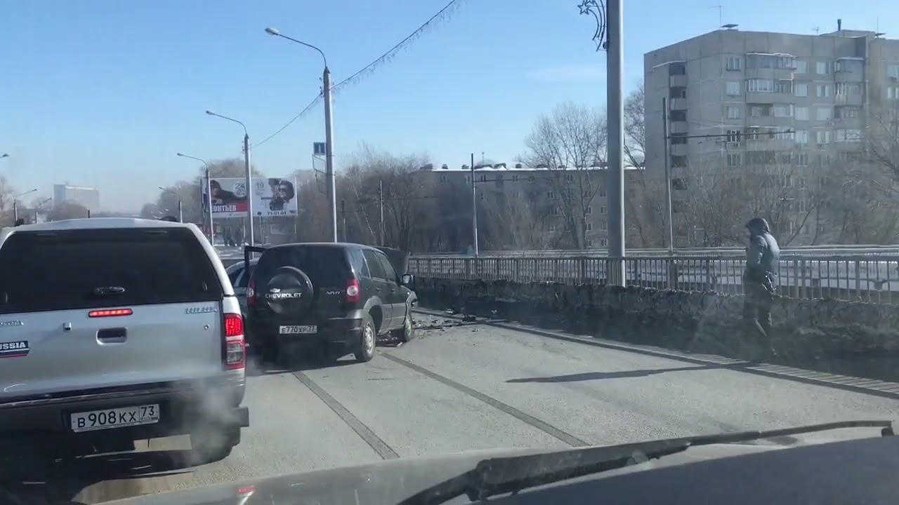 Тойота на московском шоссе