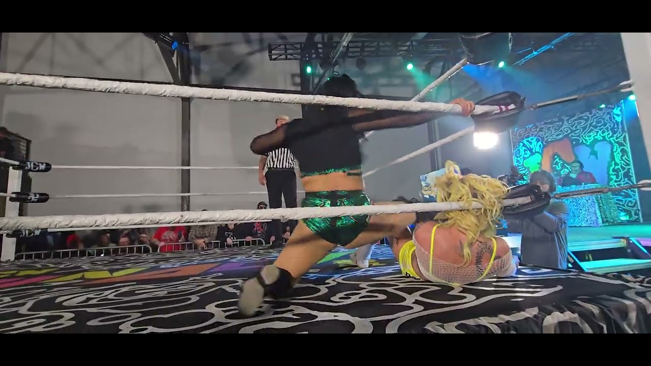 JCW Dani Mo vs Sofia