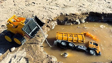 Dumper Truck Stuck in Mud! JCB Rescue & Tractor Pulling – Toy Vehicles Video