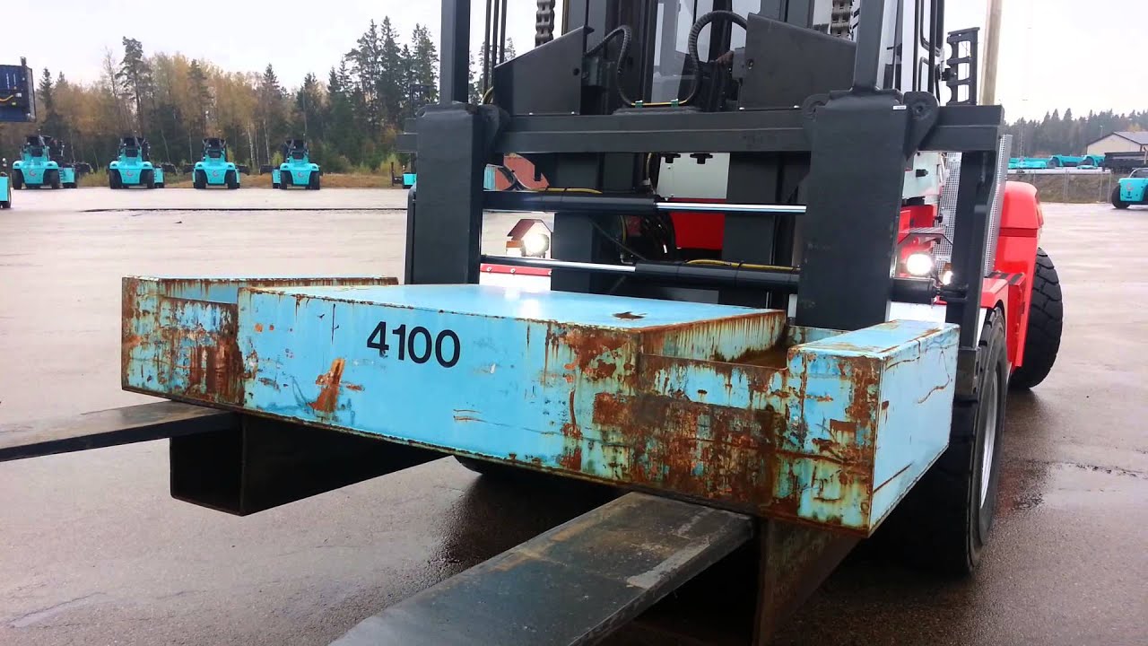 Neigbarer Gabelträger an einem Konecranes-Frontstapler