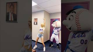 #JEONSOMI x #METS #FastForwardChallenge with Mr.Met😆