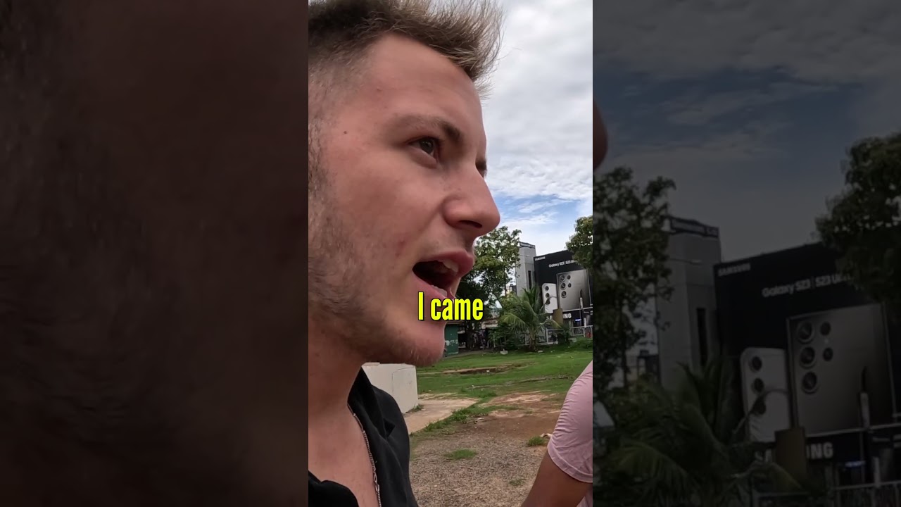 Playing cricket with locals in Sri Lanka 🇱🇰