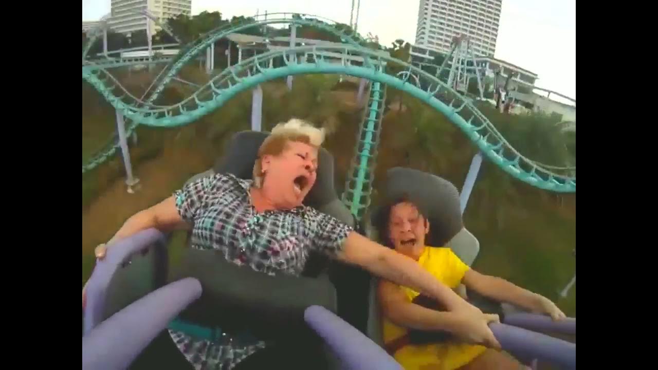 Американские горки прикол. Американские горки. Приколы на американских горках. Американские горки прикол. Люди на аттракционах смешное.