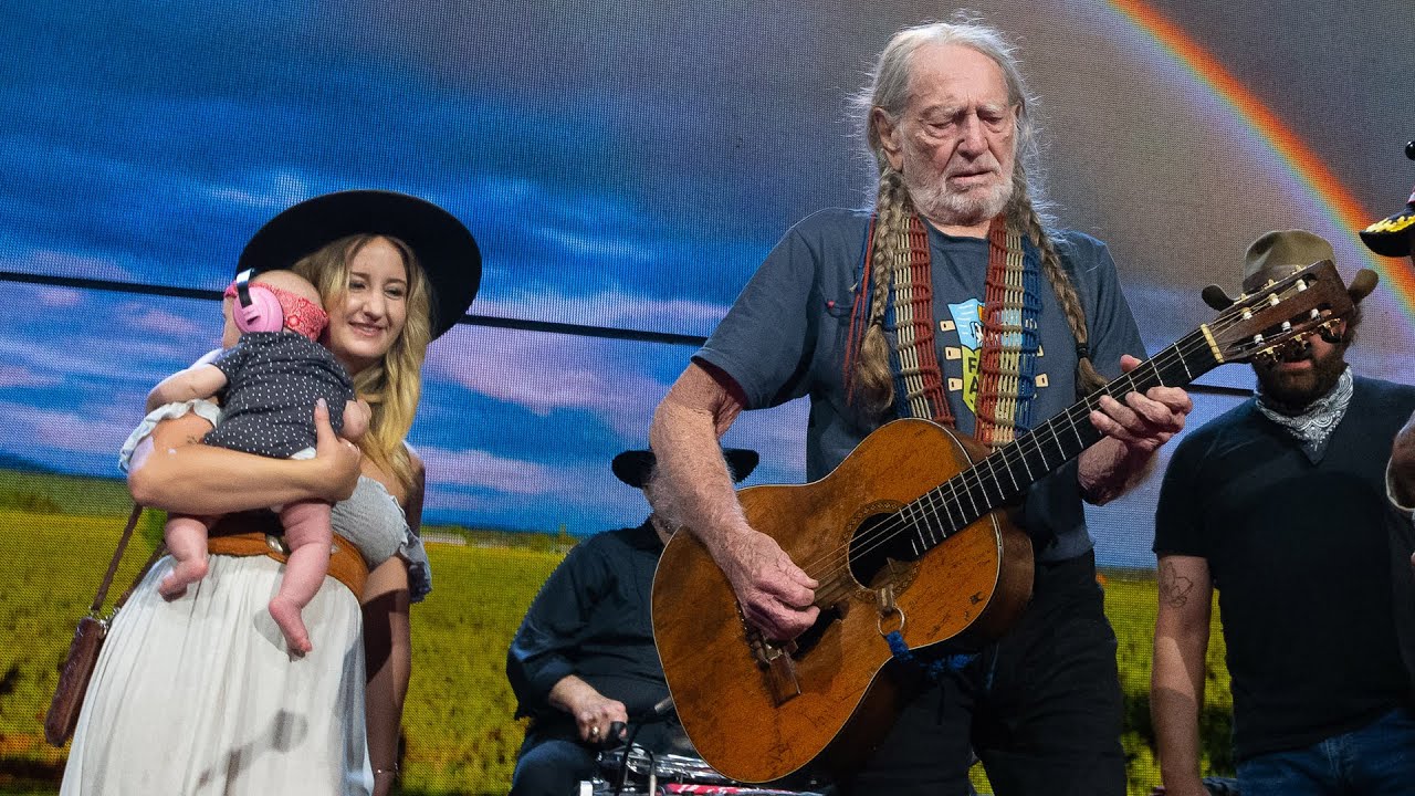 willie nelson family band tour