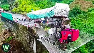 Tragic! Ultimate Near Miss Video Of Trucks Crashes Filmed Seconds Before Disaster Makes You Scared