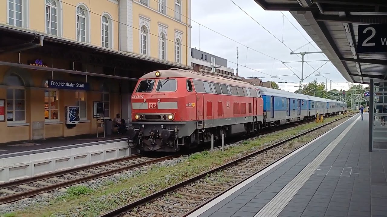 FEX Südbahn mit 218 494-3 + Silberlingen und Sonderzug mit BR01 in Friedrichshafen Stadt , 08/2024